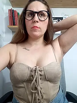 SofiEsteves online show from 03-25-26, 06:29