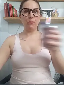 SofiEsteves online show from 03-31-26, 01:13