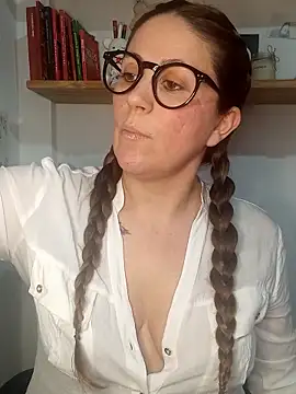 Snapshot of SofiEsteves chatting on 06-18-26, 05:29 SofiEsteves online show from 06-18-26, 05:29
