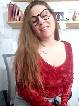 Snapshot of SofiEsteves chatting on 04-28-26, 01:15 SofiEsteves online show from 04-28-26, 01:15