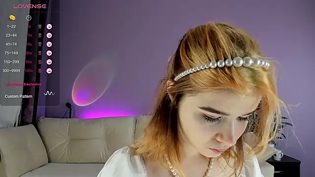 Snapshot of EilinWood chatting on 01-18-26, 02:31 EilinWood online show from 01-18-26, 02:31