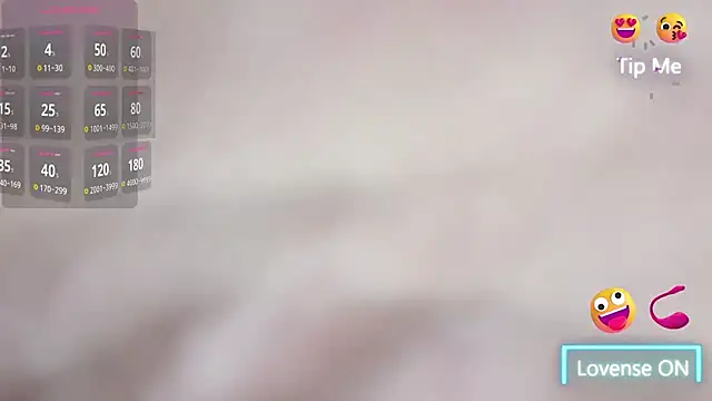 Snapshot of Amireux-8 chatting on 06-25-26, 03:04 Amireux-8 online show from 06-25-26, 03:04