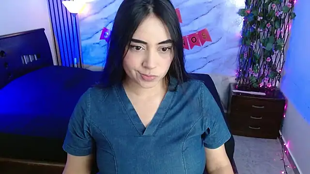 Snapshot of latin_mommy_ chatting on 02-21-26, 02:08 latin mommy online show from 02-21-26, 02:08