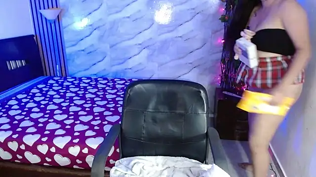 Snapshot of latin_mommy_ chatting on 02-05-26, 01:07 latin mommy online show from 02-05-26, 01:07