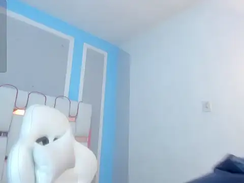 Snapshot of AndyKings_1 chatting on 01-15-26, 04:05 AndyKings 1 online show from 01-15-26, 04:05