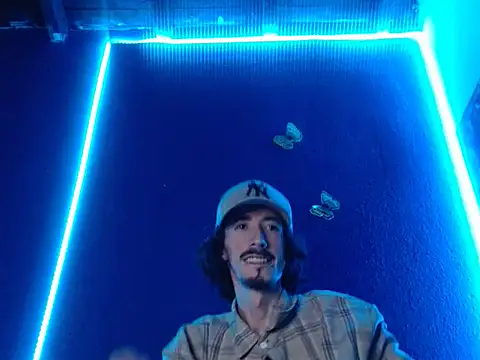 Snapshot of sk8-boy chatting on 01-09-26, 11:17 sk8-boy online show from 01-09-26, 11:17