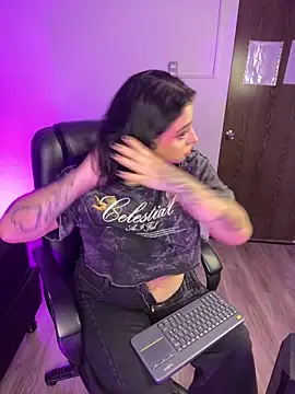 Snapshot of Saarada chatting on 02-26-26, 05:29 Saarada online show from 02-26-26, 05:29