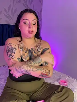 Snapshot of Saarada chatting on 02-06-26, 05:14 Saarada online show from 02-06-26, 05:14