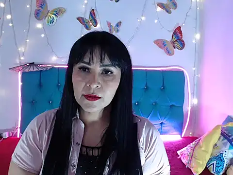 Snapshot of MarilynRoxy chatting on 12-22-25, 10:10 MarilynRoxy online show from 12-22-25, 10:10