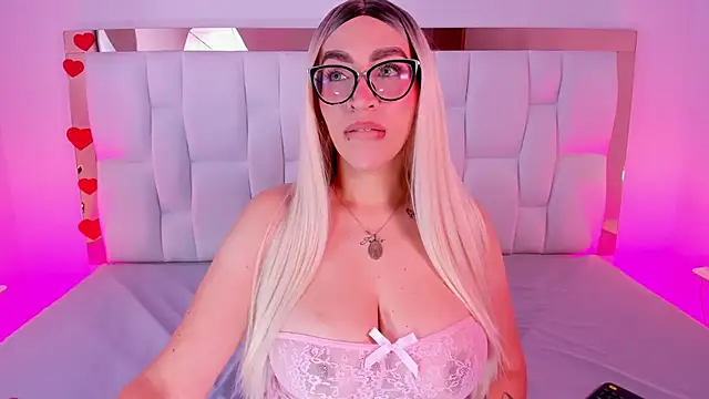 CamilleJuicy  online show from 04-16-26, 12:06