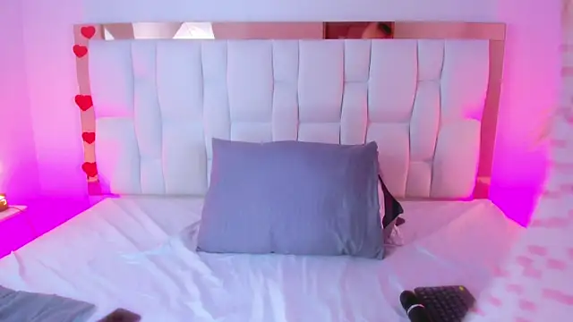 CamilleJuicy  online show from 04-05-26, 12:45