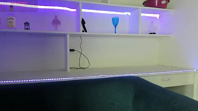 Snapshot of morgana_white chatting on 02-25-26, 11:21 morgana white online show from 02-25-26, 11:21