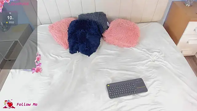 Briana Goldd online show from 02-27-26, 08:19