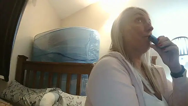 theblondecocklover online show from 04-24-26, 06:21