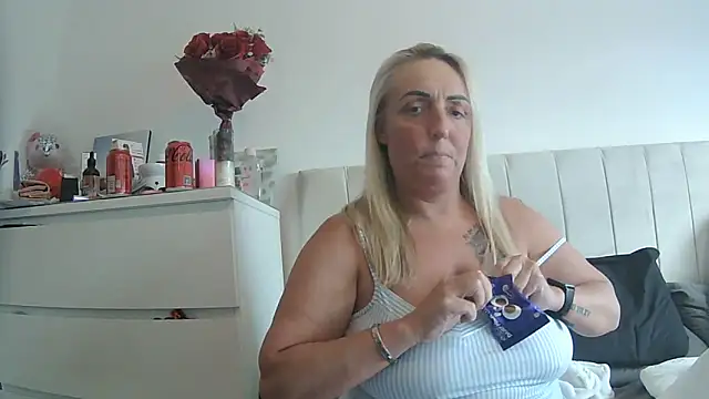 theblondecocklover online show from 04-12-26, 06:00