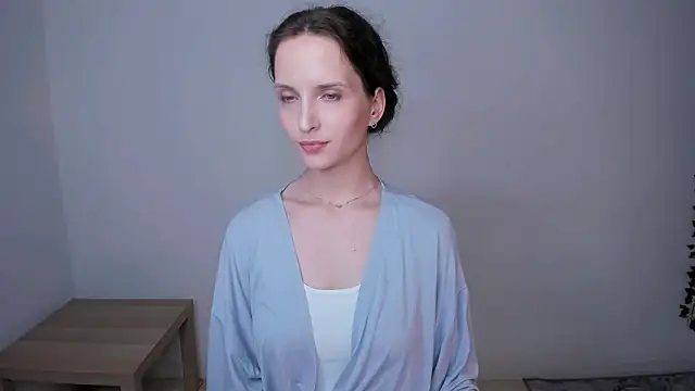 Snapshot of Ariadna_Shy chatting on 06-13-26, 10:19 Ariadna Shy online show from 06-13-26, 10:19