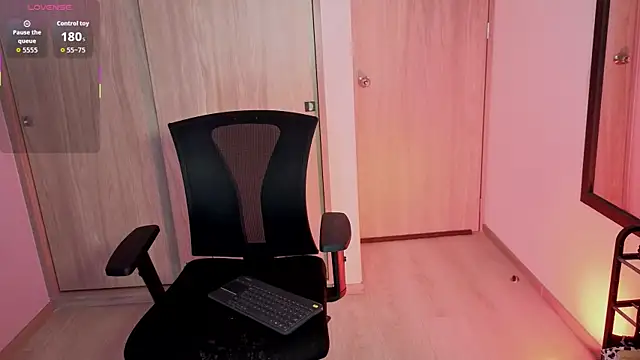 Jasmin switch online show from 04-20-26, 06:42