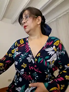 Snapshot of christy_ant chatting on 04-27-26, 05:44 christy ant online show from 04-27-26, 05:44