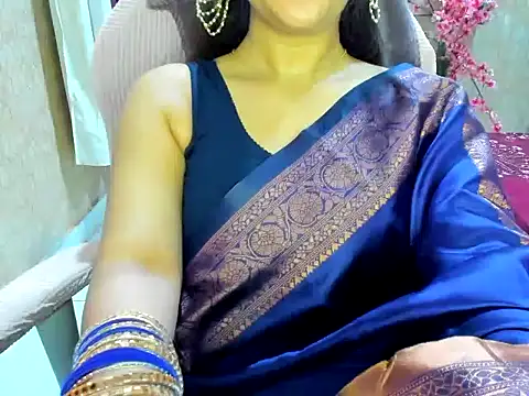 DimondGirl  online show from 04-12-26, 05:44