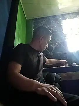 Gloryholeroom online show from 12-19-25, 07:38