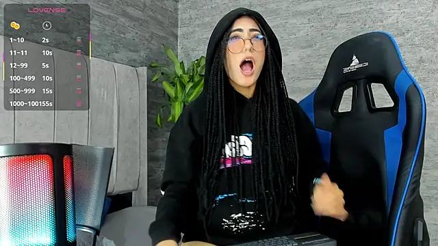 Odett Khast online show from 12-21-25, 06:04