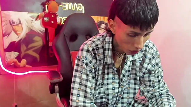 Daniel Deluc77 online show from 12-20-25, 05:32