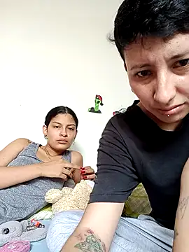 Mei and Gaby online show from 02-08-26, 05:10