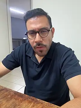 Snapshot of AdrianGarcia89 chatting on 05-08-26, 01:09 AdrianGarcia89 online show from 05-08-26, 01:09