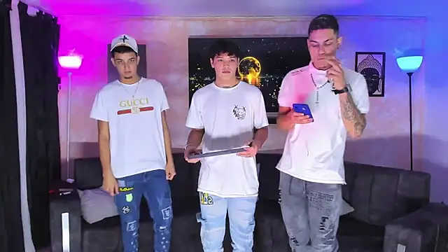 Snapshot of Oficial_KingOfHeavens chatting on 02-10-26, 05:39 Oficial KingOfHeavens online show from 02-10-26, 05:39