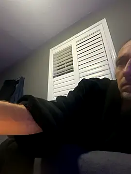 greeneyed81 online show from 12-17-25, 07:24