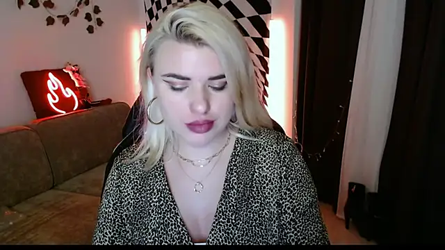 Snapshot of Ariana_Saint chatting on 03-29-26, 08:54 Ariana Saint online show from 03-29-26, 08:54