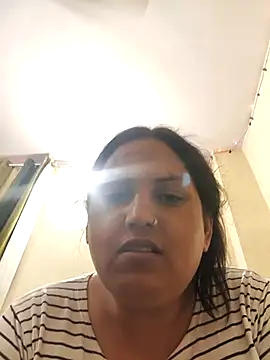 Hotmylips online show from 04-14-26, 05:18