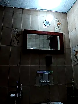 L hotcream online show from 03-29-26, 12:45