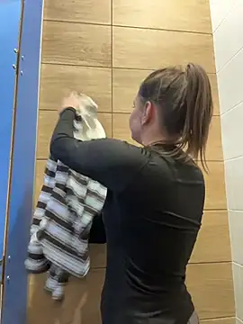 Niki Hug online show from 01-11-26, 10:22