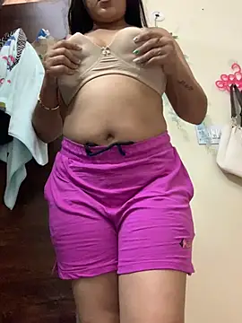 Snapshot of missmisha01 chatting on 05-16-26, 10:47 missmisha01 online show from 05-16-26, 10:47