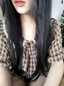 Snapshot of Miu_ii chatting on 12-21-25, 01:46 Miu ii online show from 12-21-25, 01:46