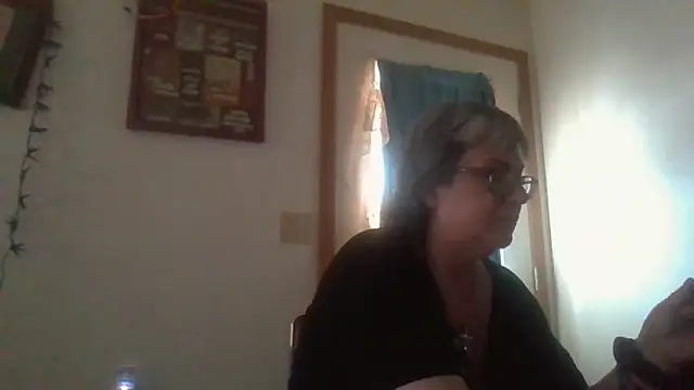Snapshot of becky1111 chatting on 05-25-26, 10:30 becky1111 online show from 05-25-26, 10:30