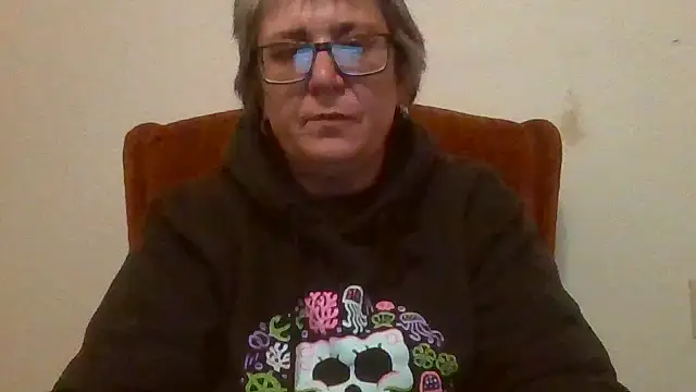 Snapshot of becky1111 chatting on 04-23-26, 04:19 becky1111 online show from 04-23-26, 04:19