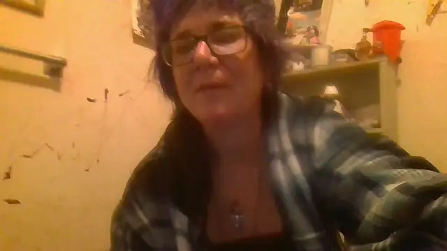 becky1111 online show from 06-17-26, 07:30