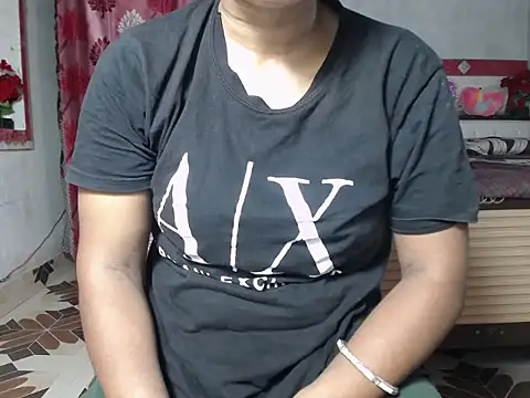 Snapshot of surbhi01 chatting on 05-18-26, 07:29 surbhi01 online show from 05-18-26, 07:29