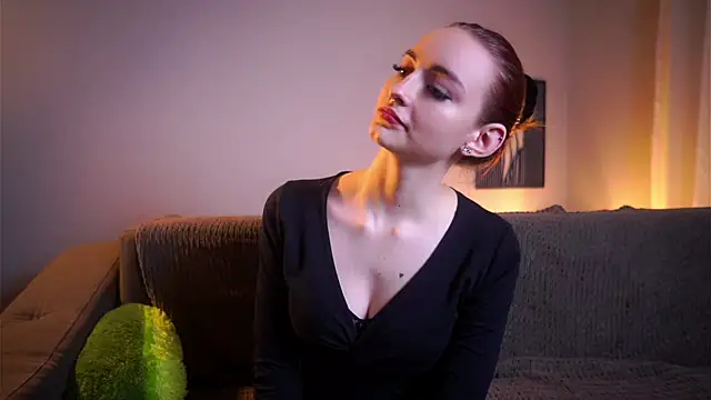 BeckiMacreno online show from 12-22-25, 11:54