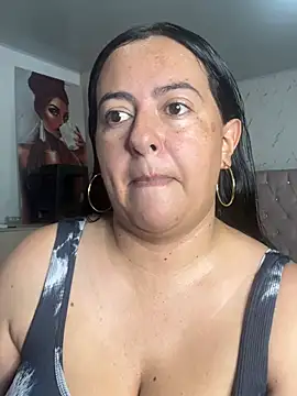 Snapshot of evelyn_harpeery chatting on 06-23-26, 11:08 evelyn harpeery online show from 06-23-26, 11:08