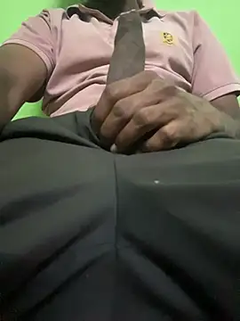 Snapshot of chatting on 12-22-25, 04:40 online show from 12-22-25, 04:40