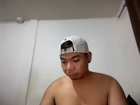 Snapshot of chubbybear_08 chatting on 02-12-26, 02:17 chubbybear 08 online show from 02-12-26, 02:17