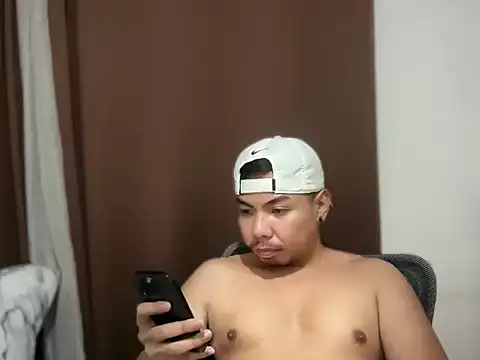 Snapshot of chubbybear_08 chatting on 03-04-26, 04:26 chubbybear 08 online show from 03-04-26, 04:26