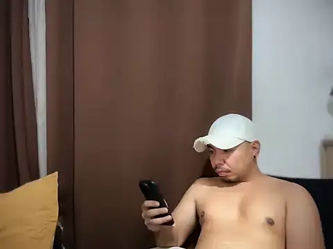 Snapshot of chubbybear_08 chatting on 02-20-26, 05:26 chubbybear 08 online show from 02-20-26, 05:26