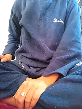 Snapshot of kinsu4763 chatting on 12-18-25, 02:16 kinsu4763 online show from 12-18-25, 02:16