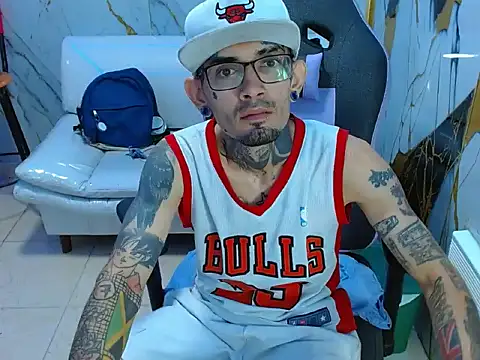 Snapshot of Boy_tatto77 chatting on 05-13-26, 11:39 Boy tatto77 online show from 05-13-26, 11:39