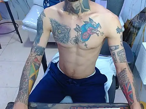 Snapshot of Boy_tatto77 chatting on 05-08-26, 11:47 Boy tatto77 online show from 05-08-26, 11:47