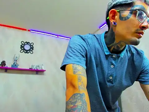 Boy tatto77 online show from 02-19-26, 06:38